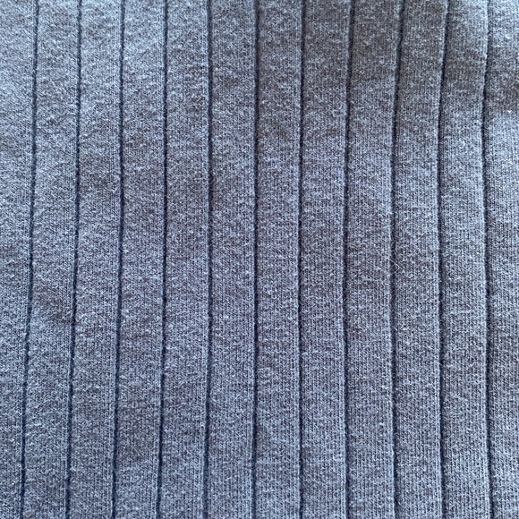 V Neck Tank Top - Picture 4 of 4